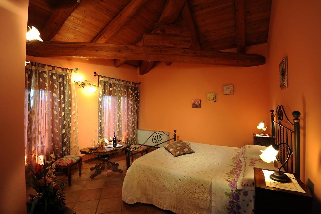 Agriturismo Bianconiglio Monforte dʼAlba Zimmer foto